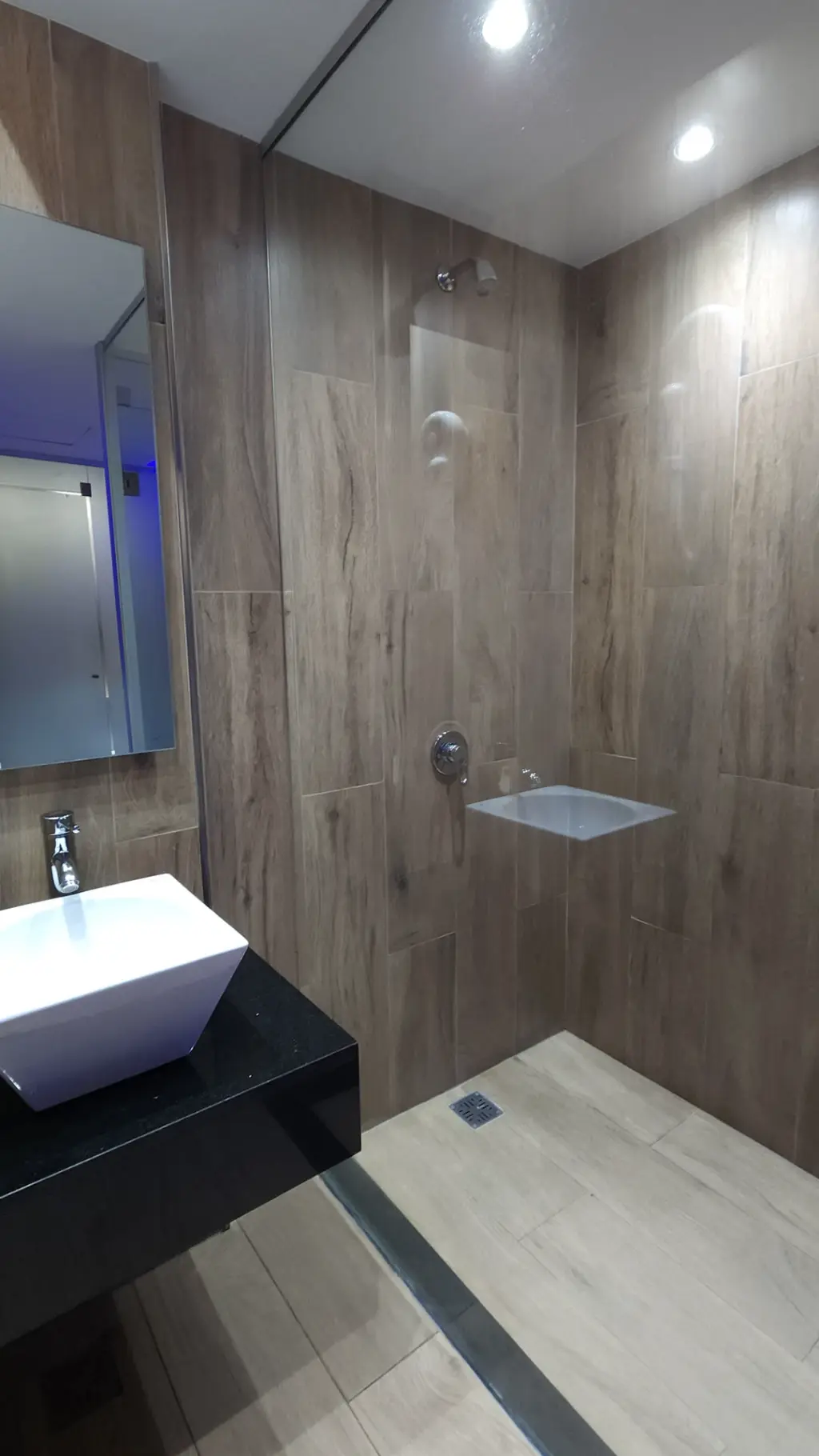 Telo en Mataderos con suite romántica y decoración especial