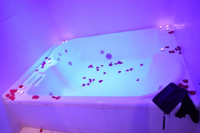 Suite especial con hidro en telo Biarritz Constitución