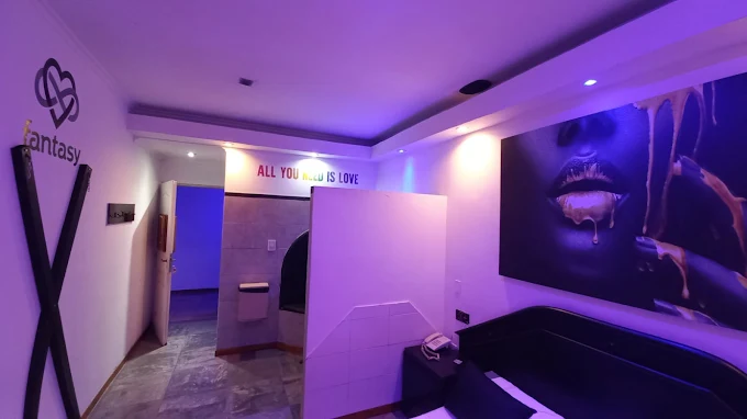 Habitación íntima con cochera privada en Microcentro