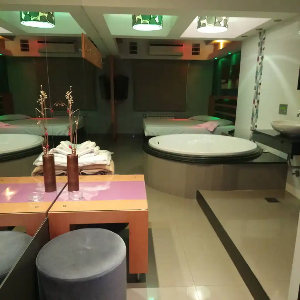 Suite Venus con hidromasaje redondo para parejas en Villa Crespo