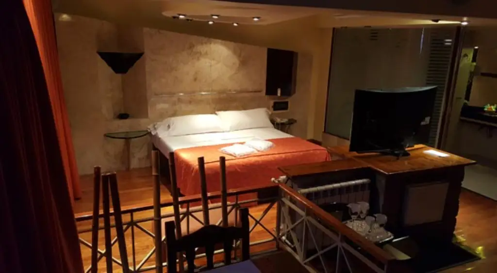 Espacio temático en este telo romántico de Belgrano