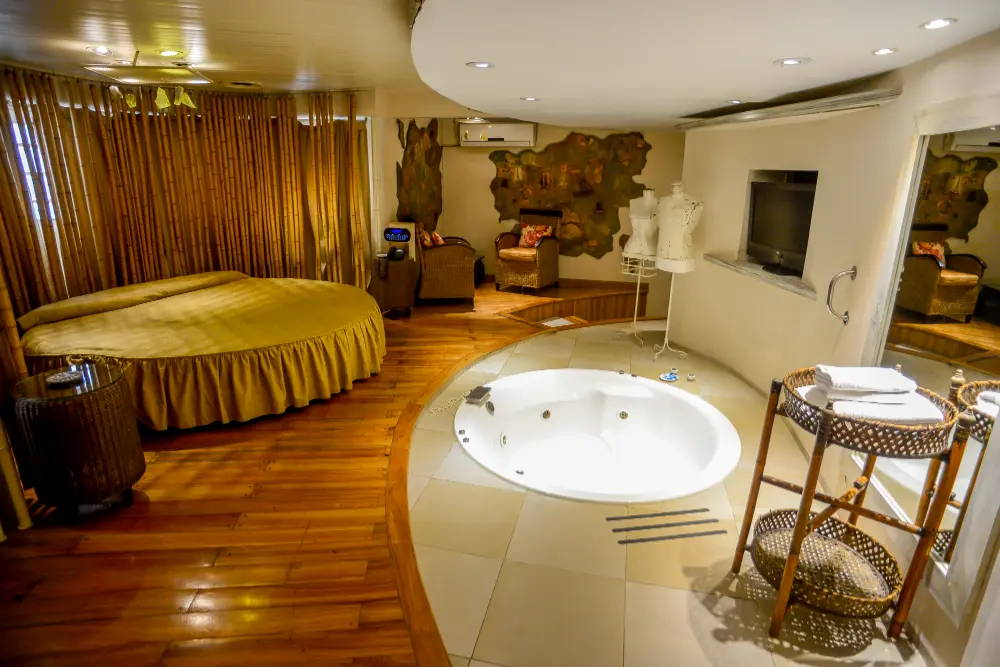 Habitación elegante con TV y minibar en Liniers