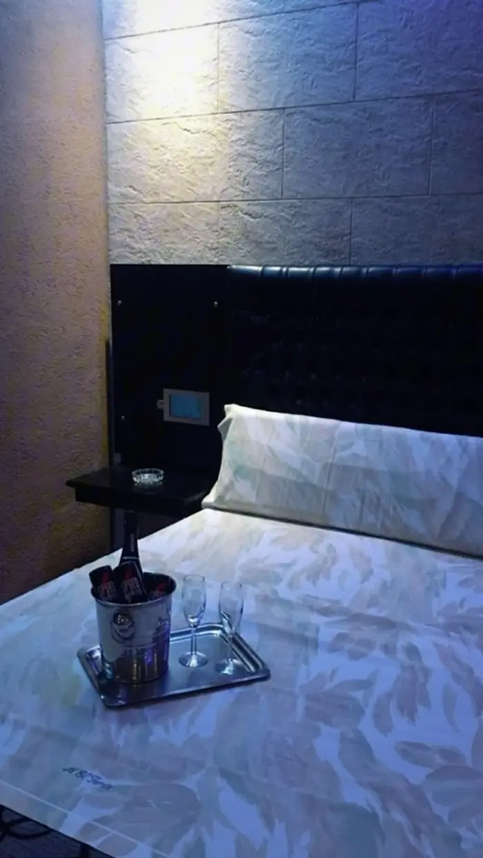 Albergue transitorio en Flores con cochera y ambiente íntimo