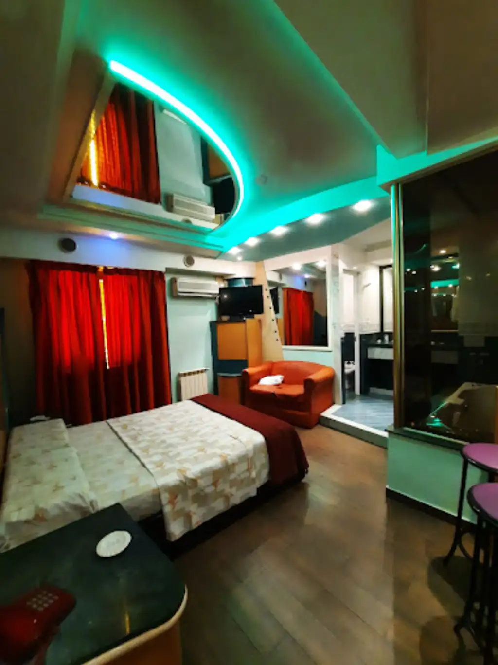 Habitación elegante con TV LED y frigobar en Caballito