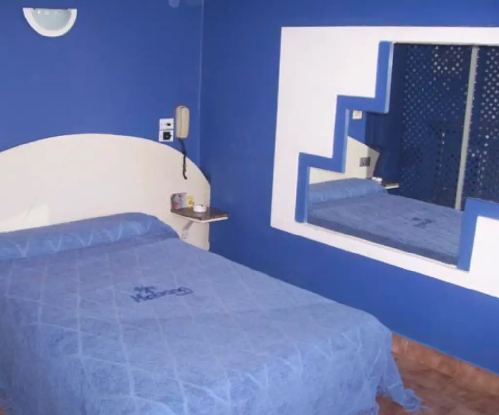 Ambiente íntimo con detalles de lujo en Hotel Habana