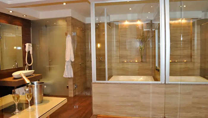 Suite Imperial con ambientación romántica en hotel L’Hirondelle Belgrano