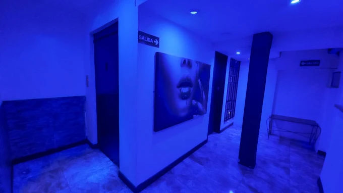 Habitación con decoración romántica en Flores