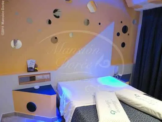 Hotel por horas con suite junior, jacuzzi y TV en Flores