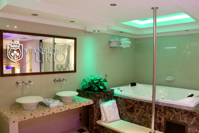 Suite temática con hidromasaje en Mansión Lirio Once