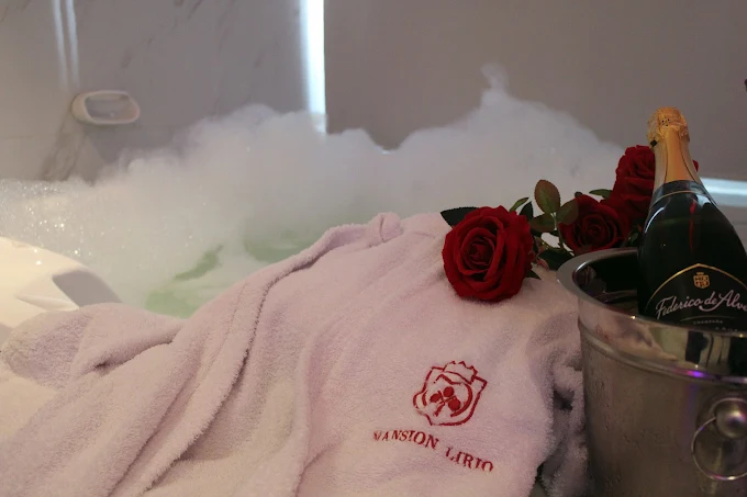 Habitación temática con sillón tántrico en Flores