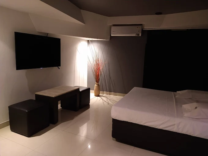 Suite VIP con hidromasaje doble y cochera en albergue transitorio en Retiro