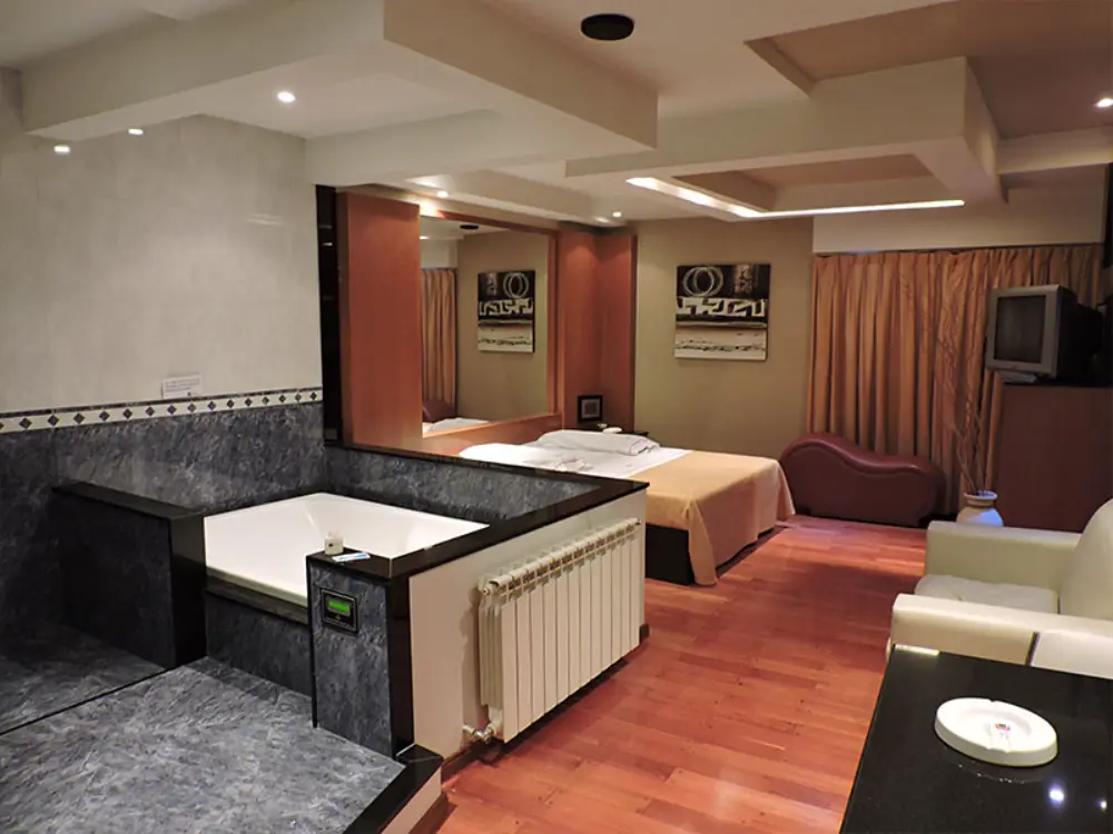 Habitación con decoración sensual en el Platino de Caballito