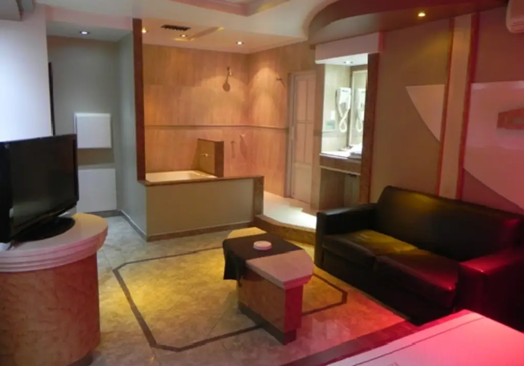 Telo Plus en Constitución con cama king y luces LED