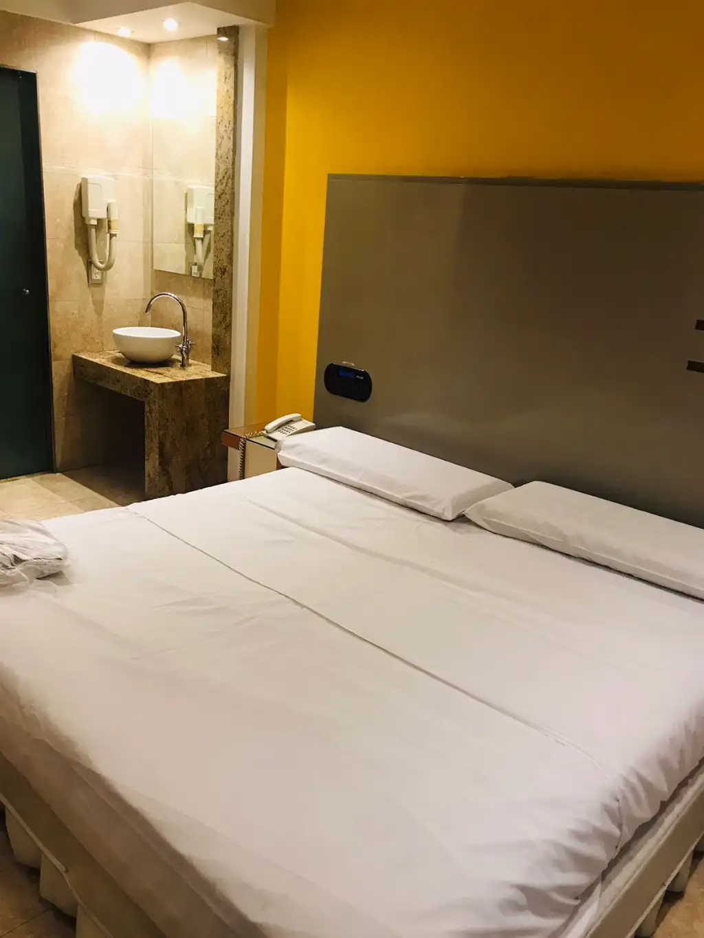 Suite íntima y moderna en Matheu