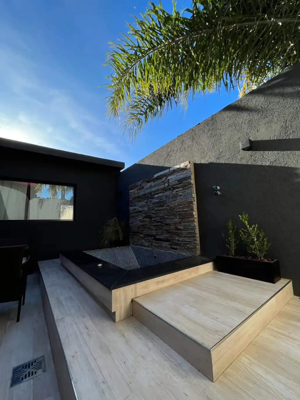 Habitación elegante con TV y frigobar en hotel, telo y albergue transitorio Classic en Don Torcuato