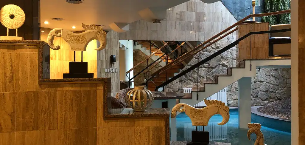 Piscina y solárium en Magnus Don Torcuato