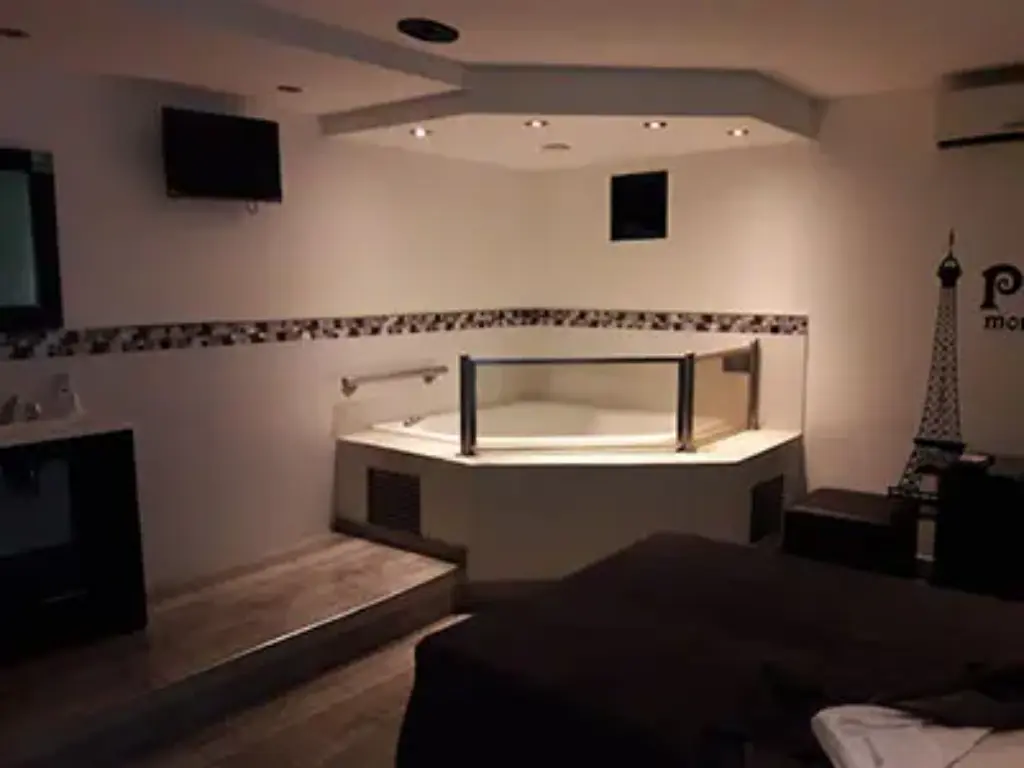 Albergue transitorio moderno en El Talar