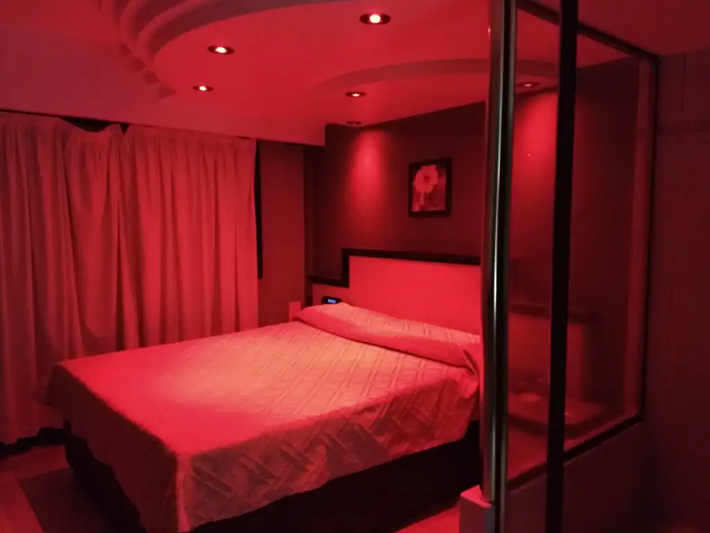 Suite temática para parejas en hotel, telo y albergue transitorio Moeris en El Talar