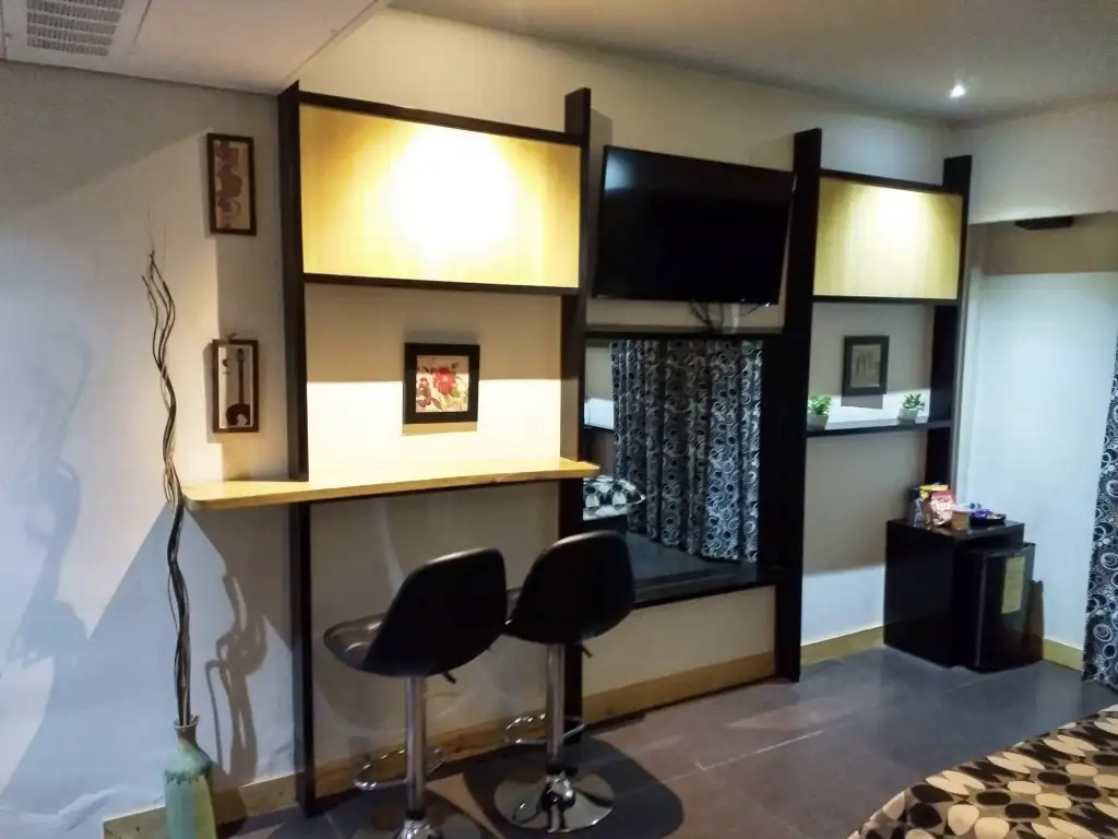 Habitación íntima con cochera privada en El Talar