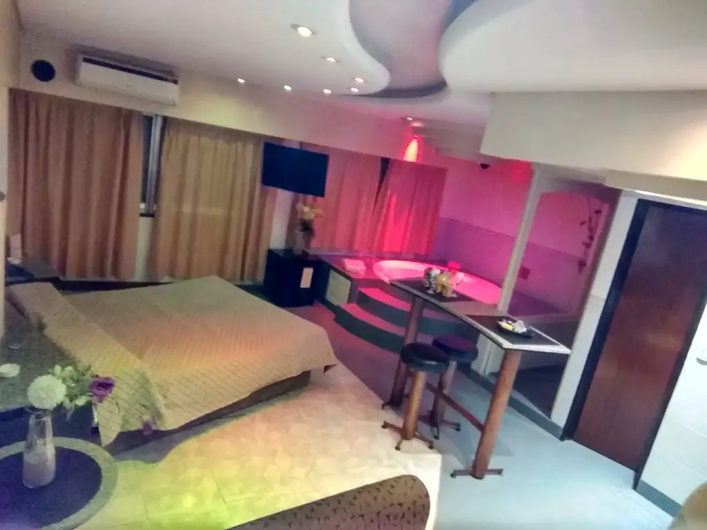 Suite temática para parejas en hotel, telo y albergue transitorio Moeris en El Talar