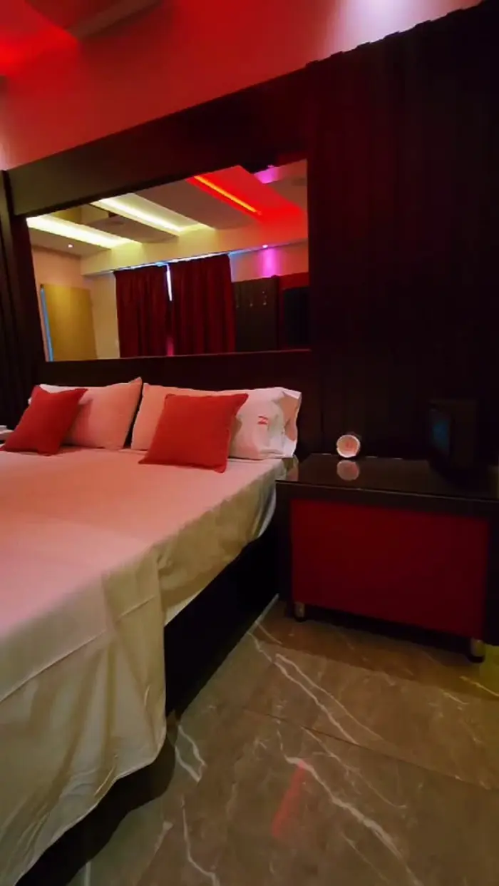 Habitación romántica con TV y frigobar en Olivos
