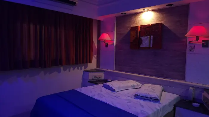 Cochera cubierta y ambiente privado en hotel, telo y albergue transitorio Okey en Don Torcuato