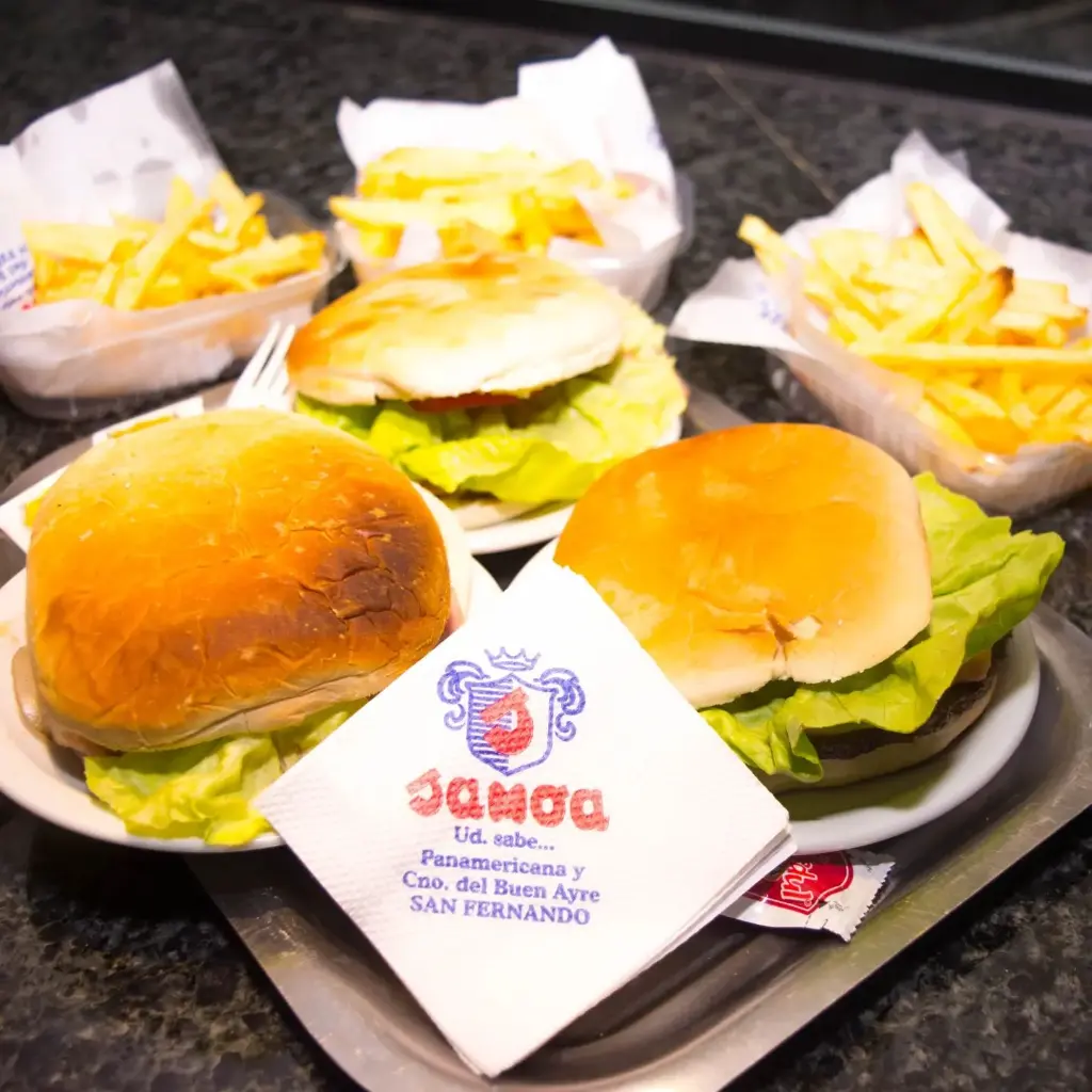 Suite premium con jacuzzi doble y cochera privada en San Fernando