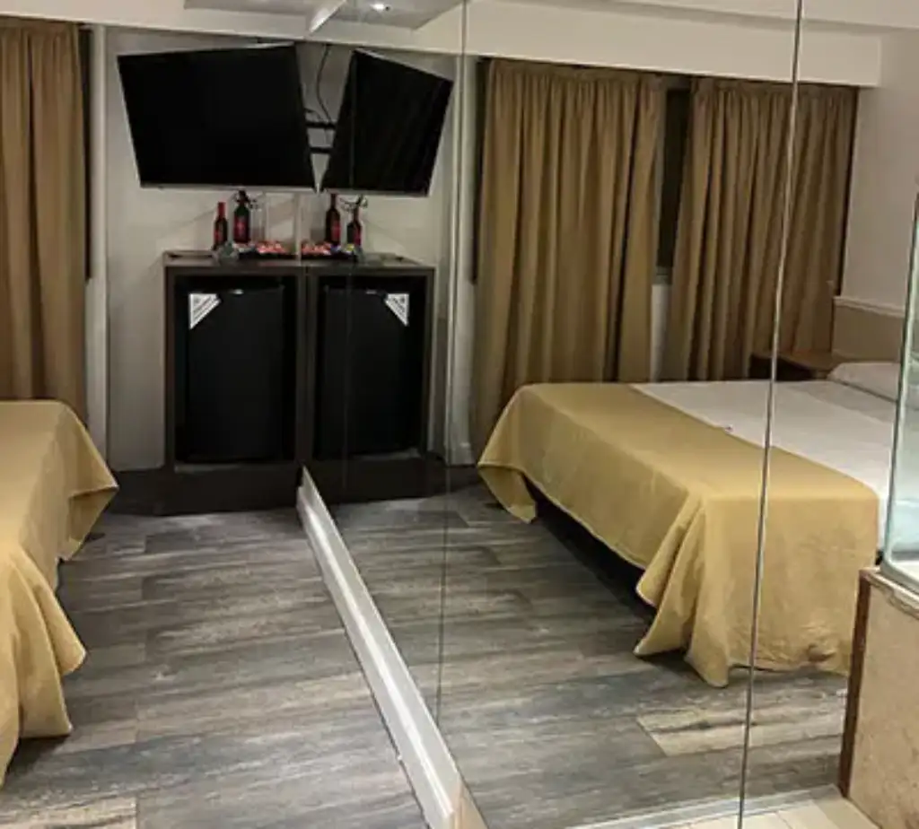 Suite intermedia con hidromasaje en San Fernando Volver