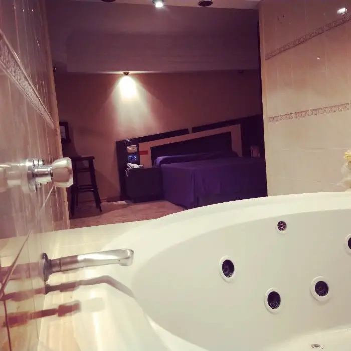 Suite intermedia con hidromasaje en San Fernando Volver