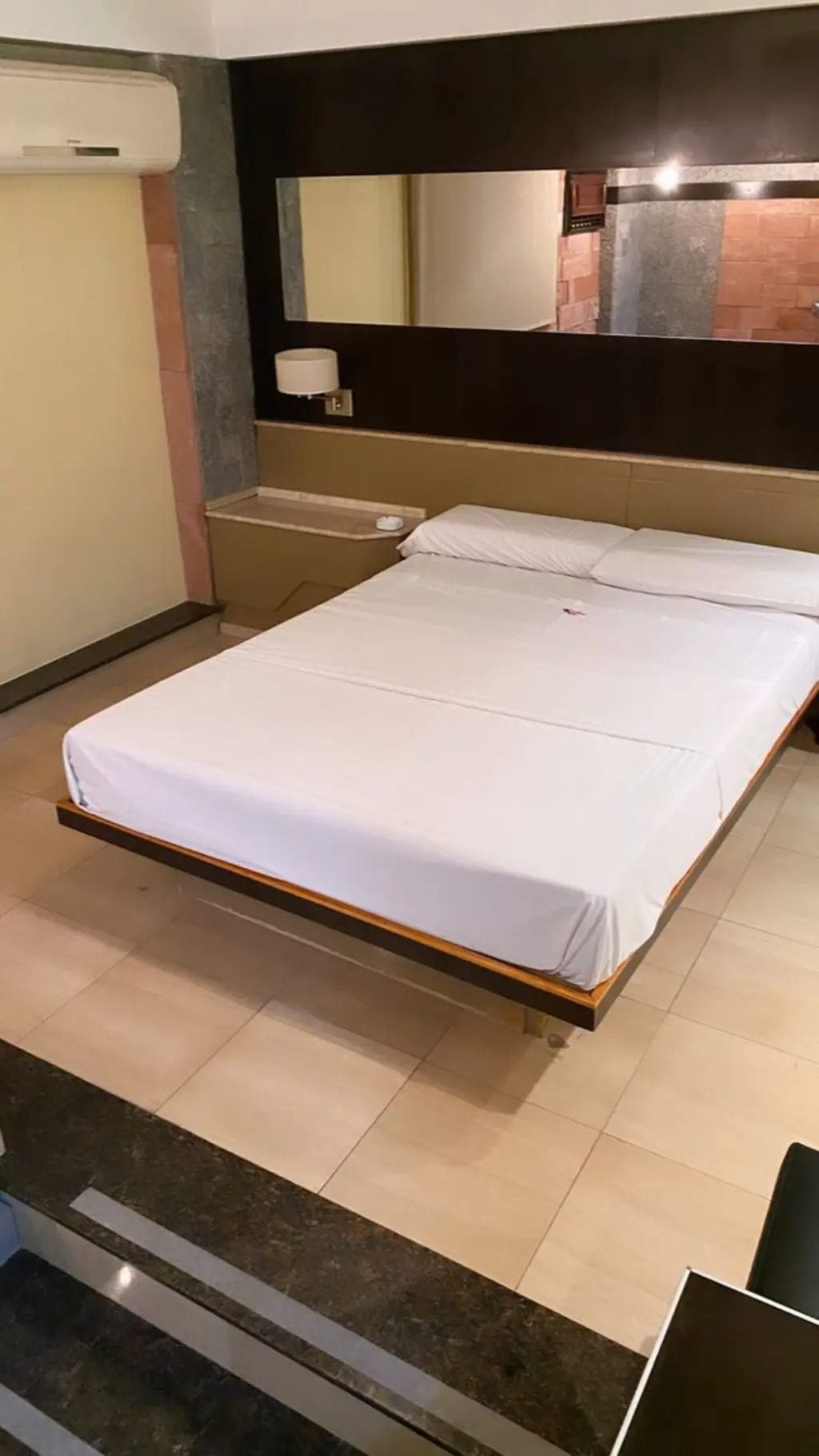 Habitación íntima con cochera privada en San Justo