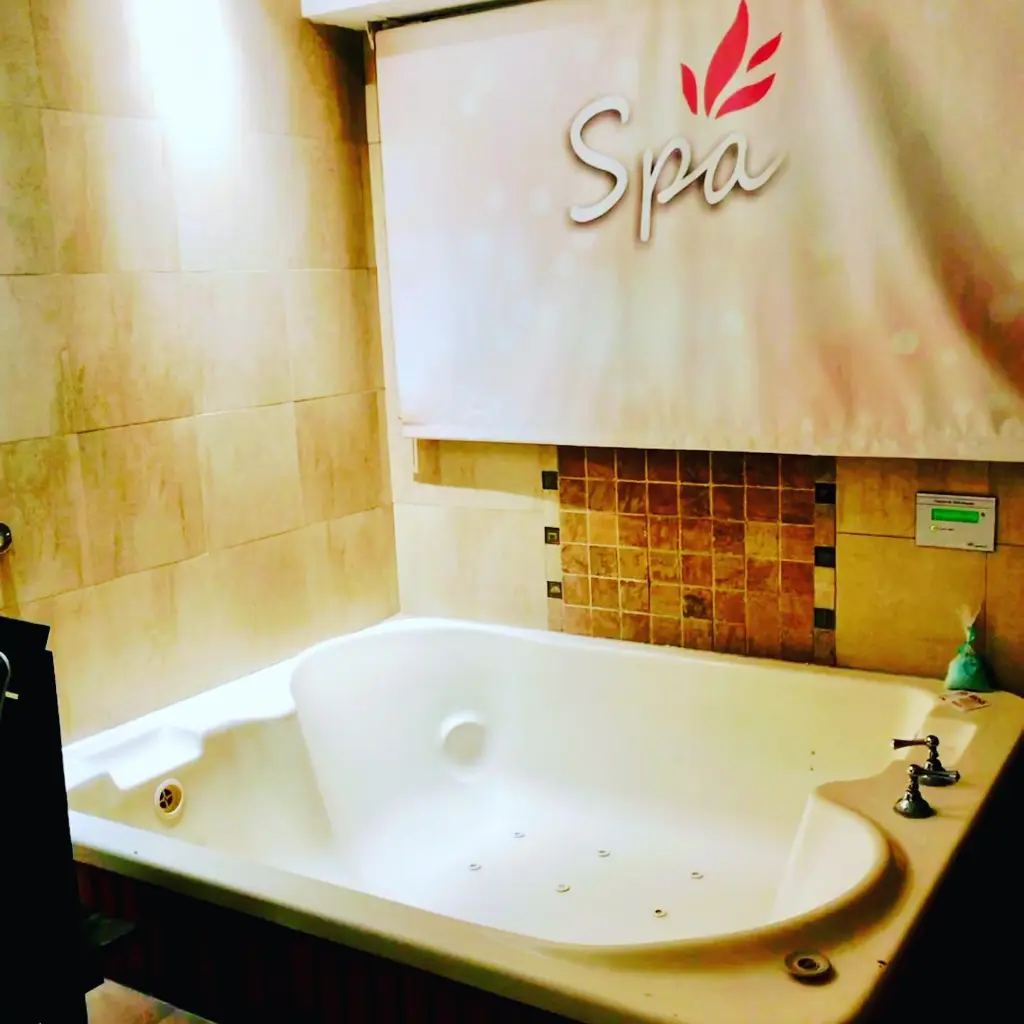 Super Suite con mini piscina privada en albergue El Bosque, San Justo