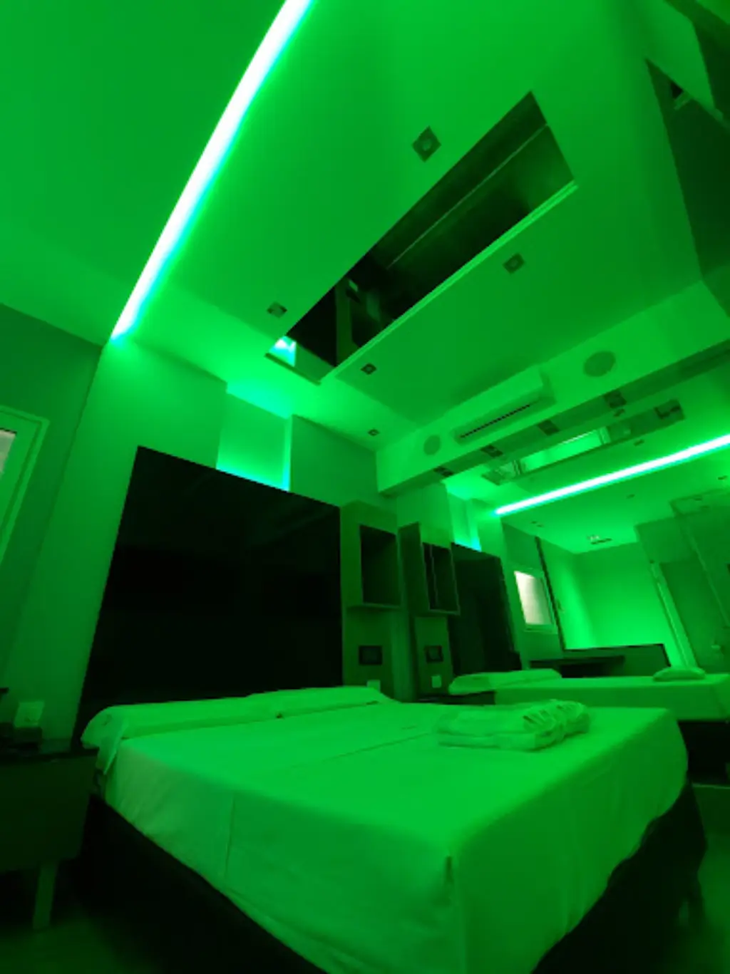 Suite con jacuzzi en El Cantábrico Villa Bosch