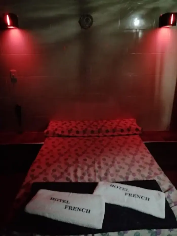 Ambiente íntimo y acogedor para parejas en Hotel French Moreno