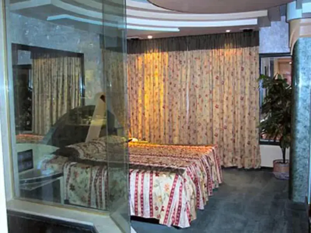 Telo romántico con cochera cubierta en zona Oeste