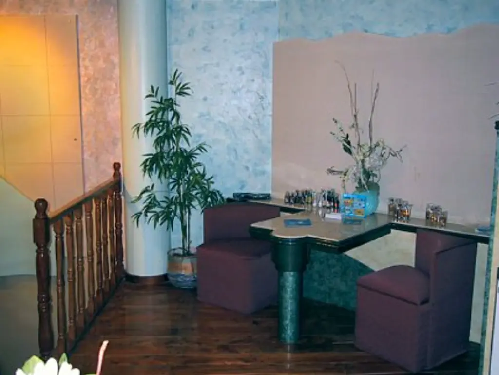 Telo con cochera privada y ambientación romántica en Moreno