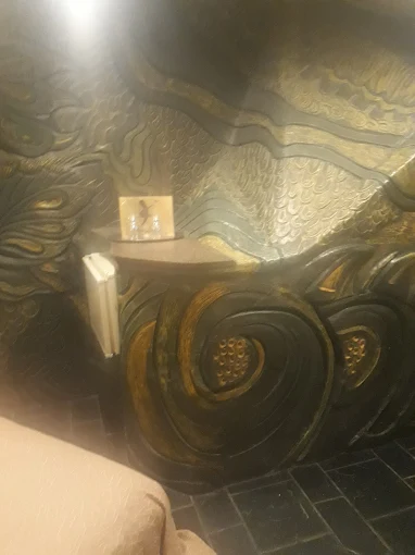 Suite moderna con minibar y TV en Castelar