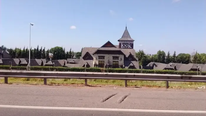 Suite con doble ducha y ambiente íntimo en Castelar