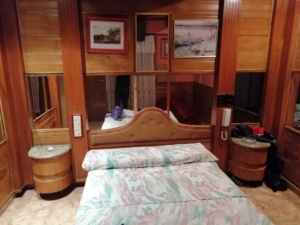 Suite cómoda con cochera privada y ambiente discreto en San Justo – Mi Chalet