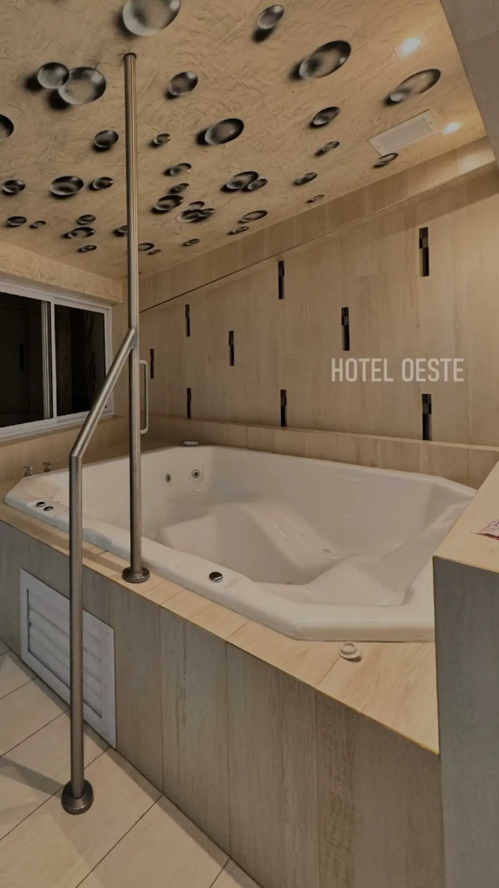 Suite con parque interno en Hotel Oeste, albergue de San Justo