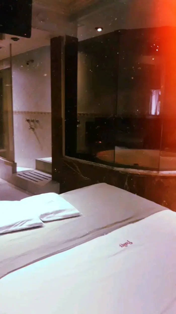 Telo con cochera privada y suite romántica – Hotel Paradise, Oeste