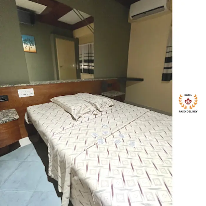 Suite moderna con ambientación para parejas en Paso del Rey