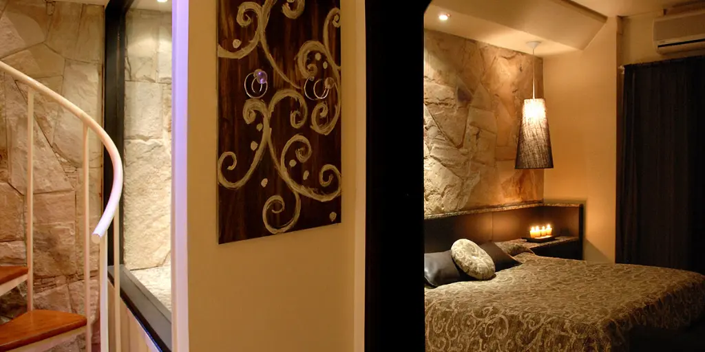 Baño con diseño moderno y ducha escocesa en Summum, Morón