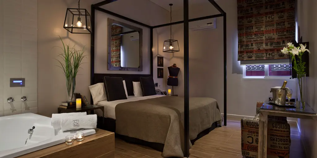 Albergue Summum con ducha escocesa y detalles de lujo en Morón