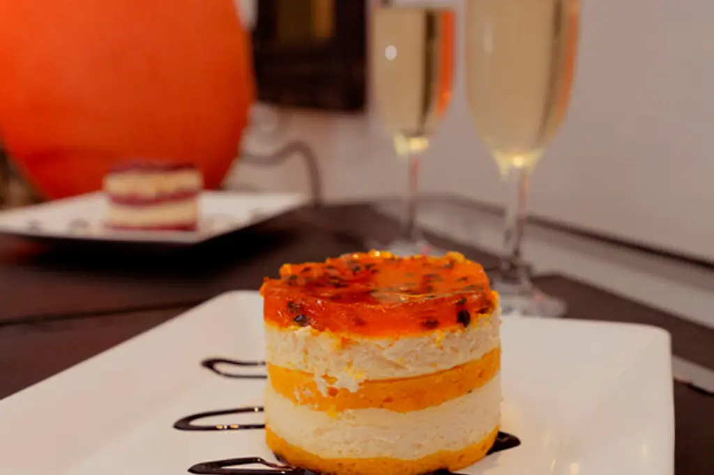 Ducha escocesa con luces en albergue transitorio Summum Morón