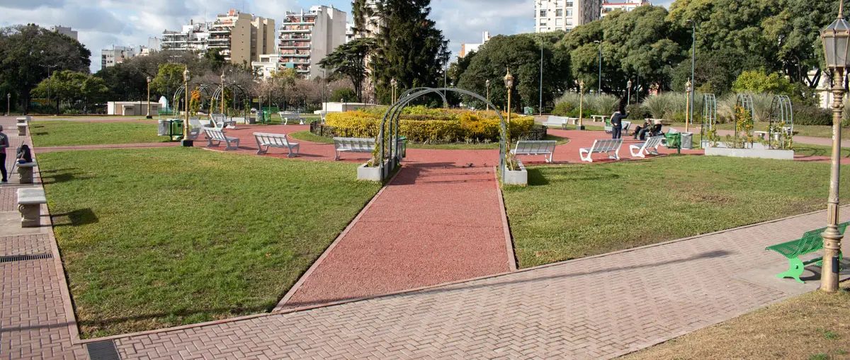 Albergue para parejas en Flores con privacidad y confort