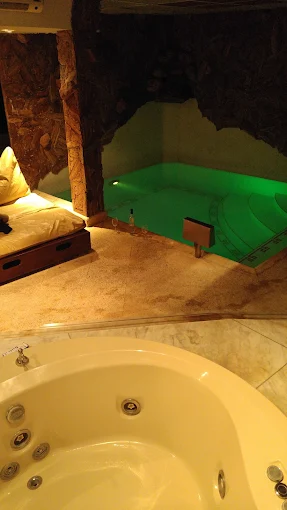 Cochera cerrada y ambiente íntimo en La Ruca Quilmes