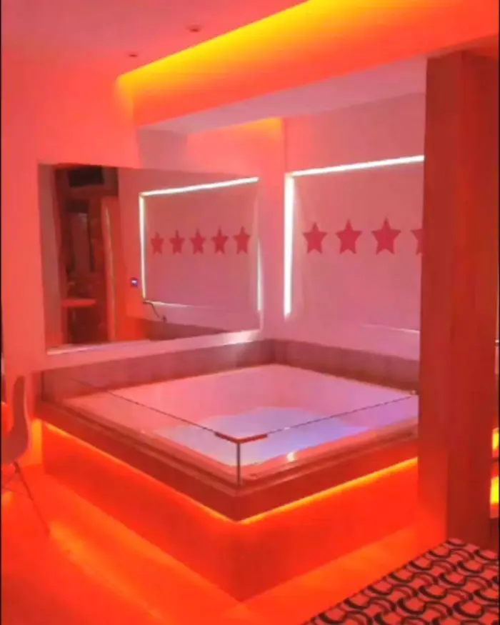 Suite temática para parejas con decoración erótica en Los Pinos Burzaco