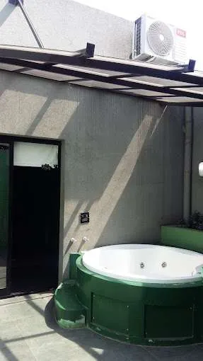 Suite romántica con cochera cerrada en albergue Mi Refugio Florencio Varela