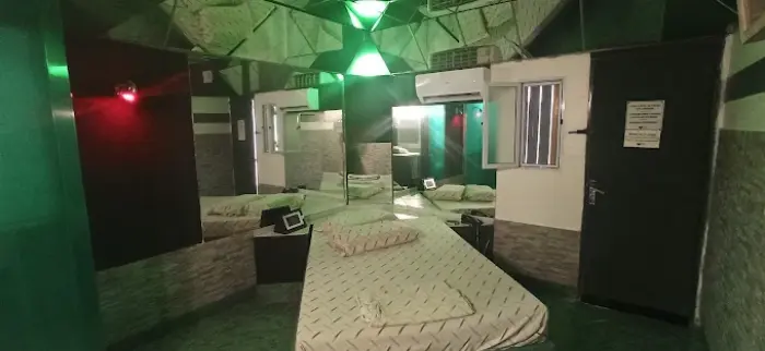 Habitación íntima con cochera privada en Solano