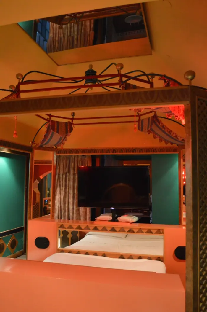 Suite con diseño temático y jacuzzi en Quilmes Hotel Owen